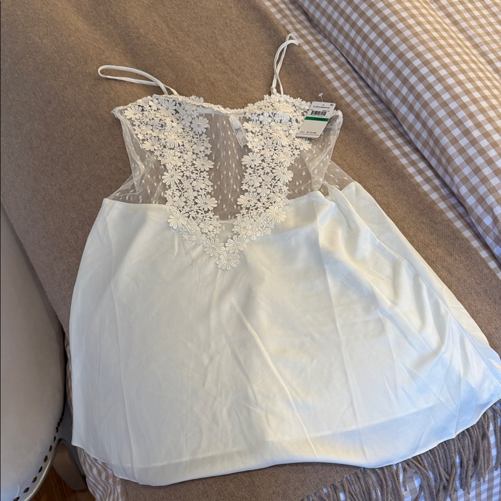 Flora Nikrooz White Floral Lace Chemise